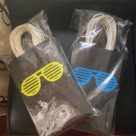 Glow In the Dark Party Bags - Picture 3 of 3